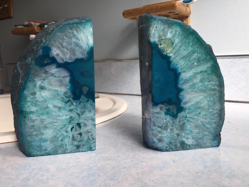 AMOYSTONE Teal Agate Bookends, Large Decorative Crystal Stone Ends 4-6 LBS for Heavy Books, Perfect for Study Room and Office Bookshelf Decor - Image 3